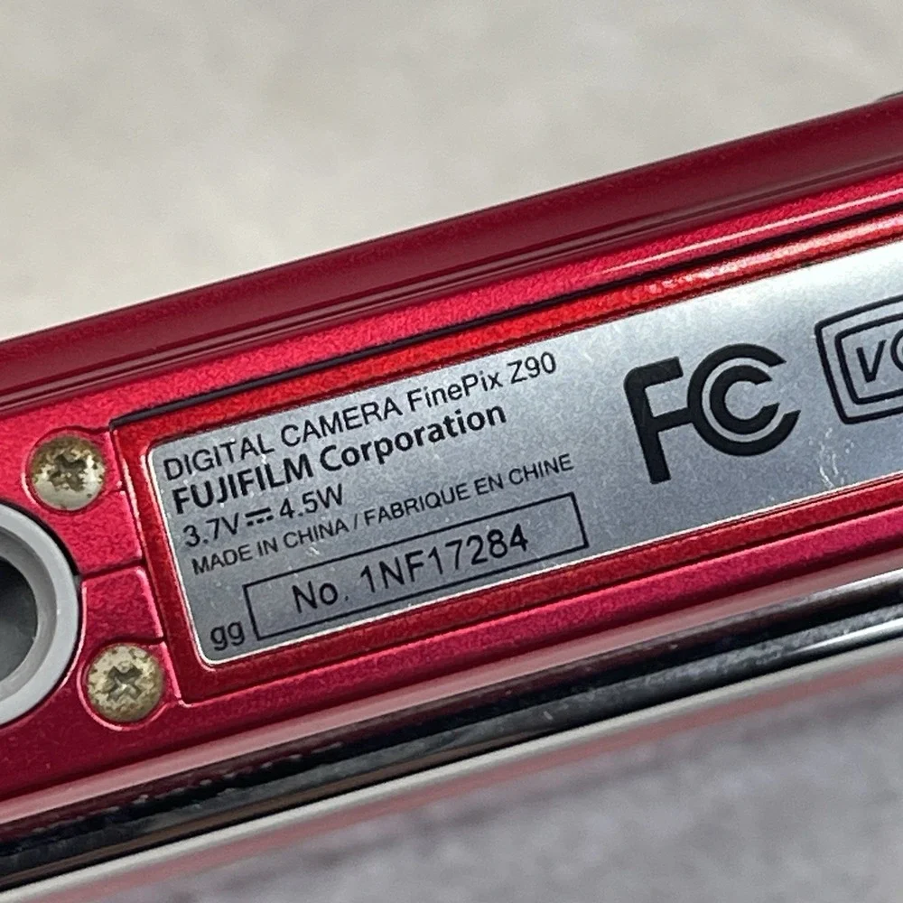Fujifilm FinePix Z90 Red Digital Camera Bundle Case Charger Battery Card Tested
